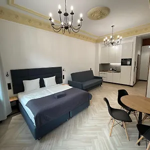 https://pod-blekitnymi-podkowami.hotelswroclaw.com