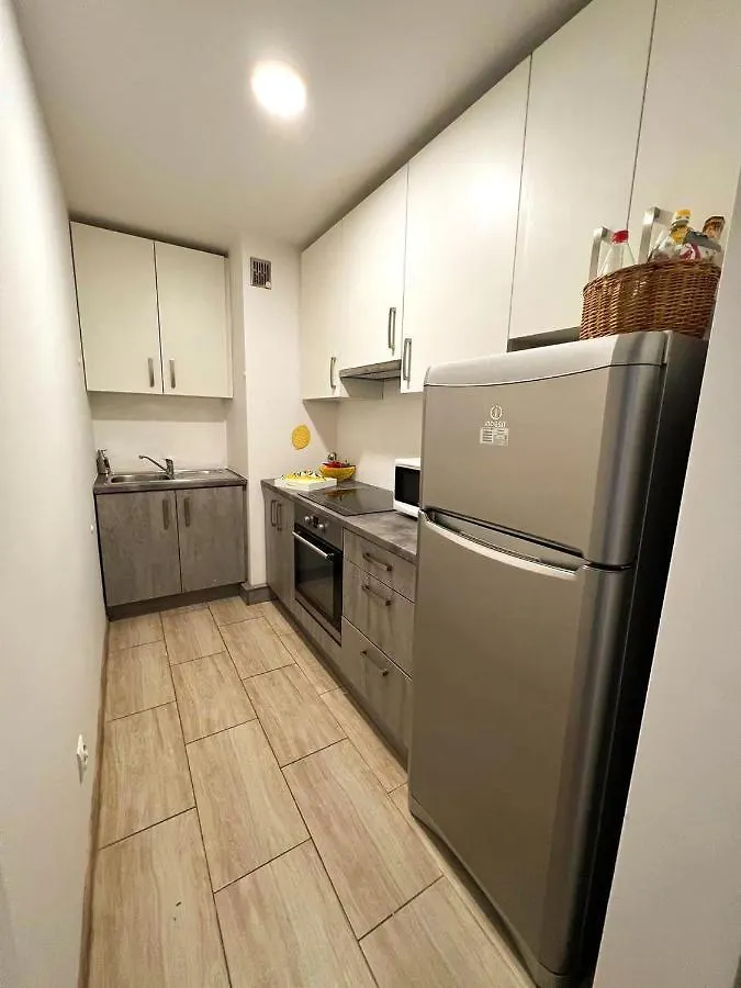 Lovely Double Bedroom In A Three-Room Apartment In The Center Of Warszawa Polska
